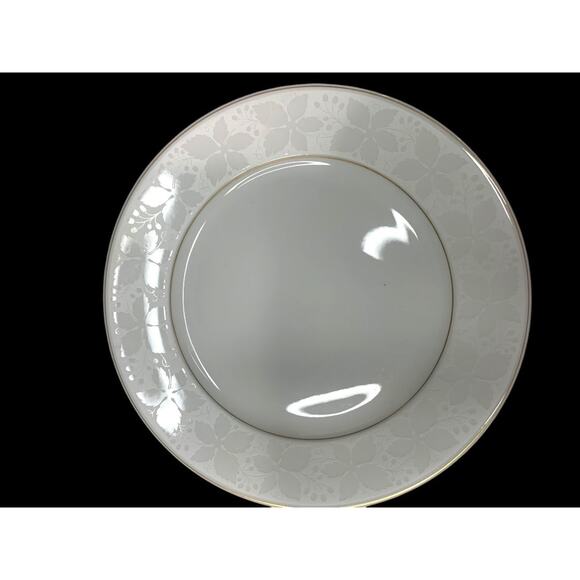 Rosenthal Germany White Velvet 6 Inch Bread and Butter Plate Gold Trim - Picture 4 of 5